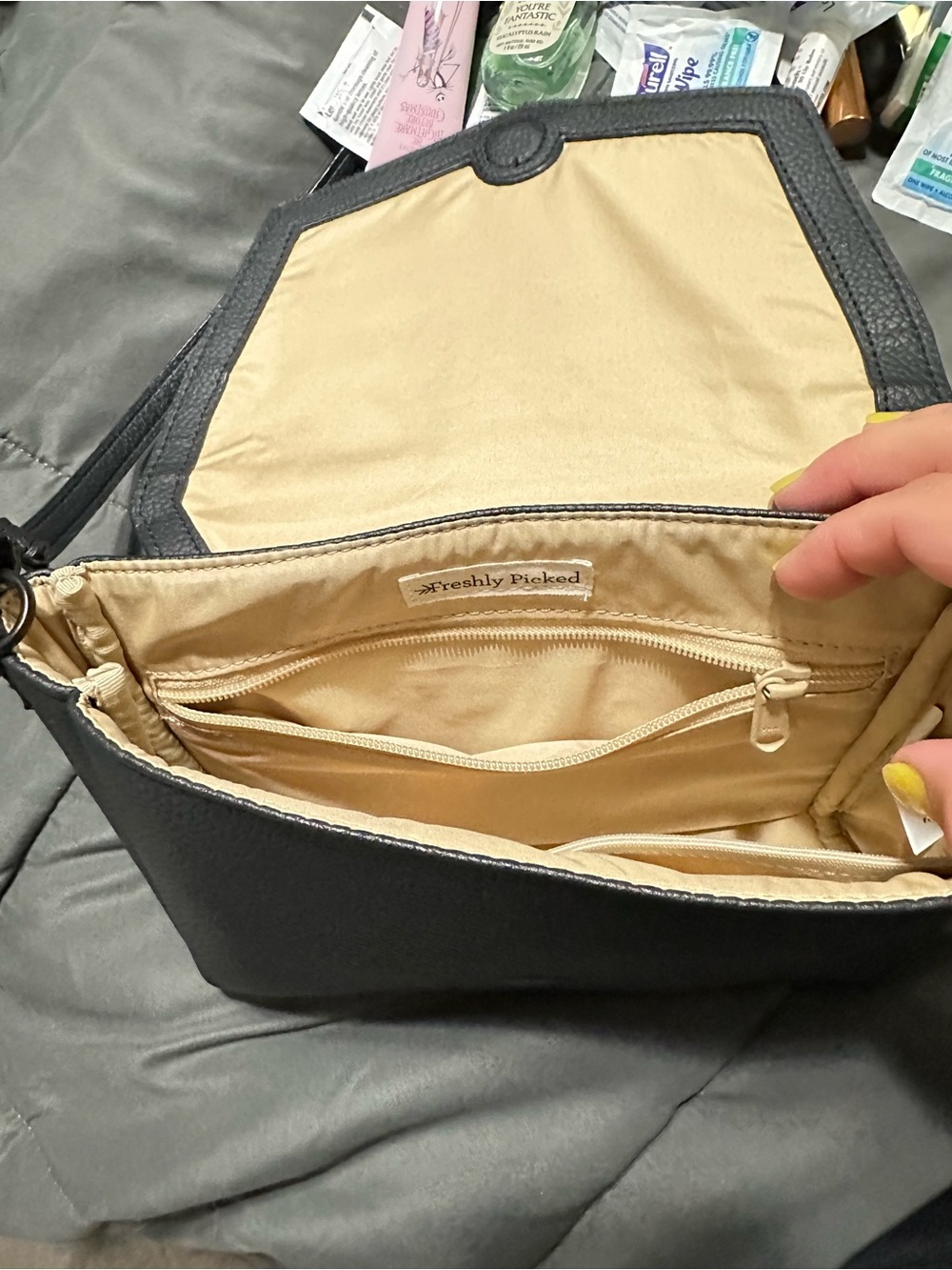 Freshly Picked Crossbody Black - Picture 2 of 3